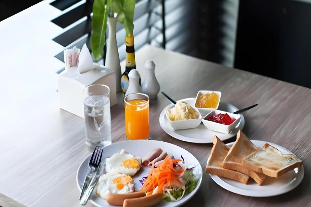 B2 South Pattaya Premier Hotel Ngoại thất bức ảnh