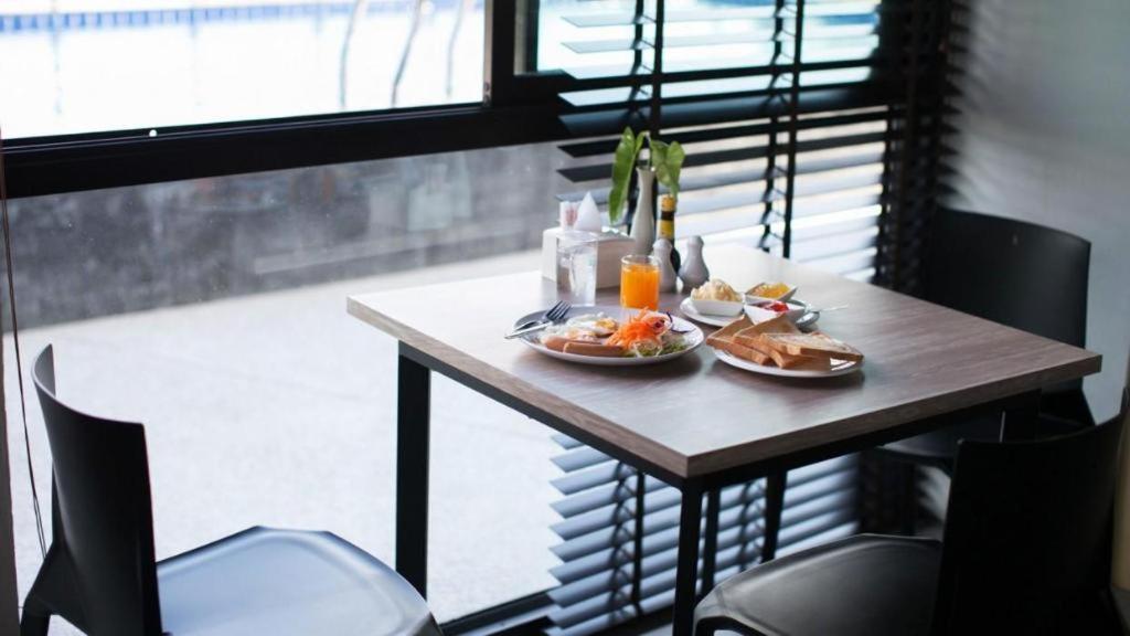 B2 South Pattaya Premier Hotel Ngoại thất bức ảnh